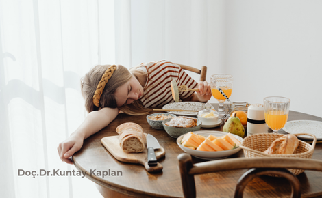 Yemek Sonrası Ani Uyku Hali Hangi Sağlık Sorununa İşaret Eder?